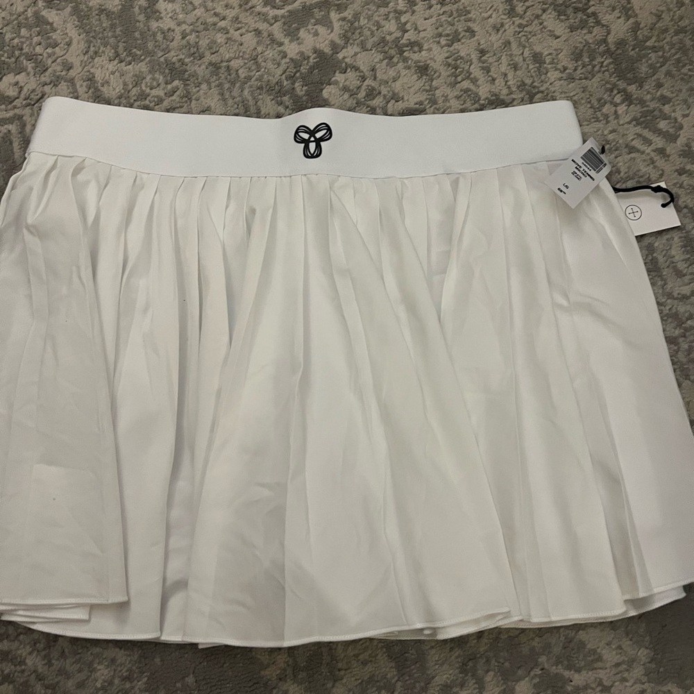 Aritzia TNA micro skirt